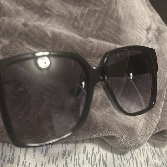 Yves Saint Laurent Sunglasses - Square SL M9 Sunglasses Black - Picture 10 of 15